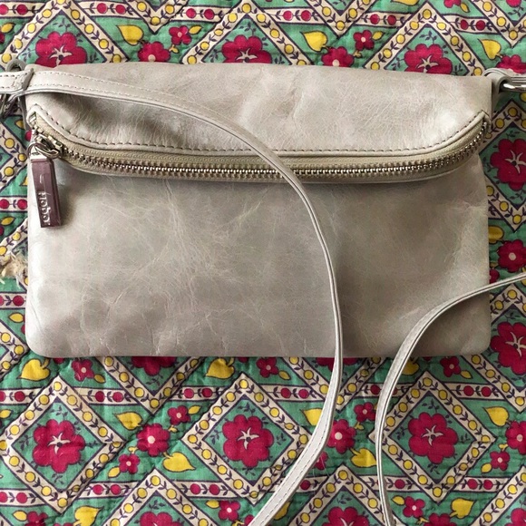 HOBO Accessories - Hobo crossbody city clutch